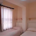 בית הארחה Galata Life 4*
