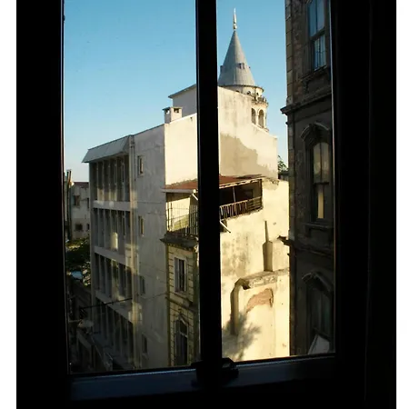 בית הארחה Galata Life 4*